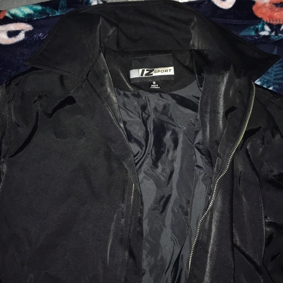 Woman’s jacket - Picture 2 of 3